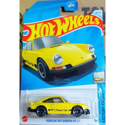 Porsche 911 Amarillo